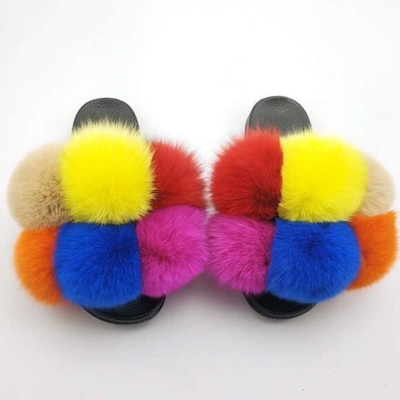 ⭐️Host Pick⭐️Women’s Flur Ball Fluffy Slippery - Picture 1 of 2